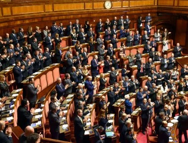 Ιταλία: Εγκρίθηκε πανηγυρικά ο ιταλικός προϋπολογισμός - Ψήφος εμπιστοσύνης στην κυβέρνηση